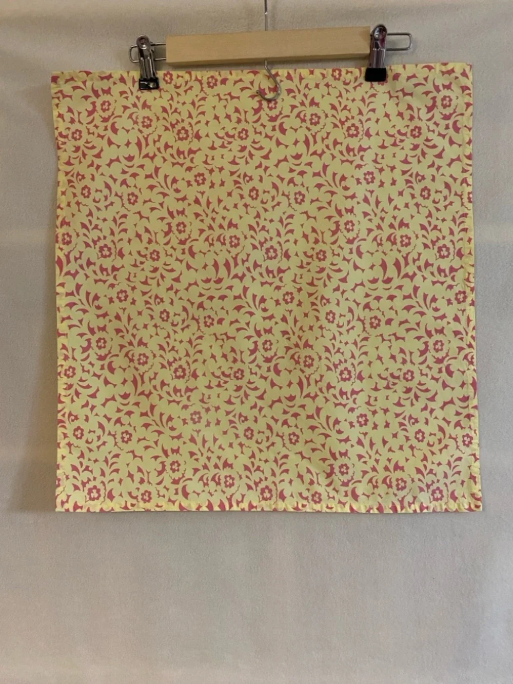 Set of 4 vintage Anthropologie yellow pink floral cotton napkins